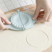 Load image into Gallery viewer, Dumpling Molder