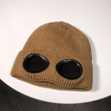 Load image into Gallery viewer, Knitted Hat With Glasses