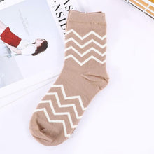 Load image into Gallery viewer, Women Patterned Socks