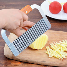 Load image into Gallery viewer, Stainless Steel Crinkle Cutter
